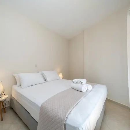 Vibes 6 Argostoli (Kefalonia)